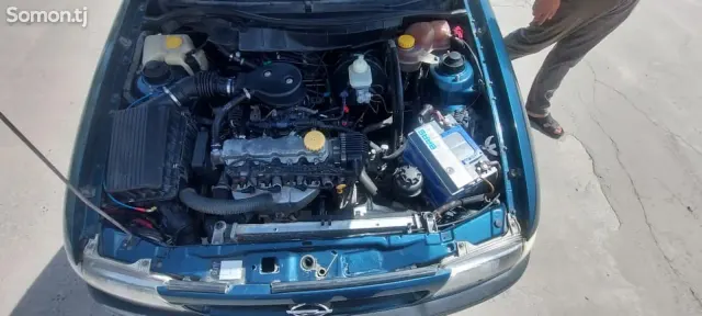 Opel Astra F 1995 · 1.6 MT