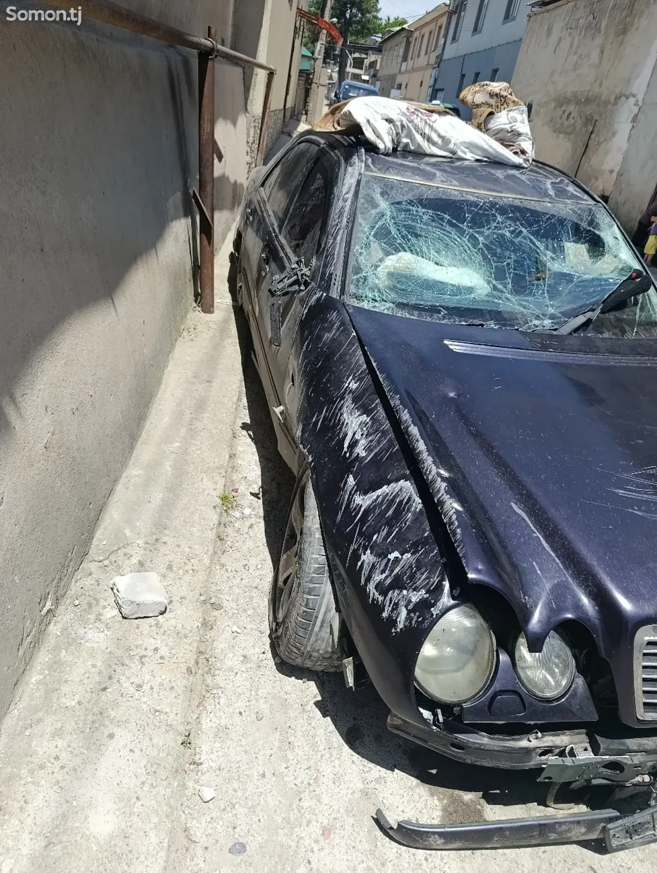 Mercedes-Benz E class 1996 · 2.3 AT