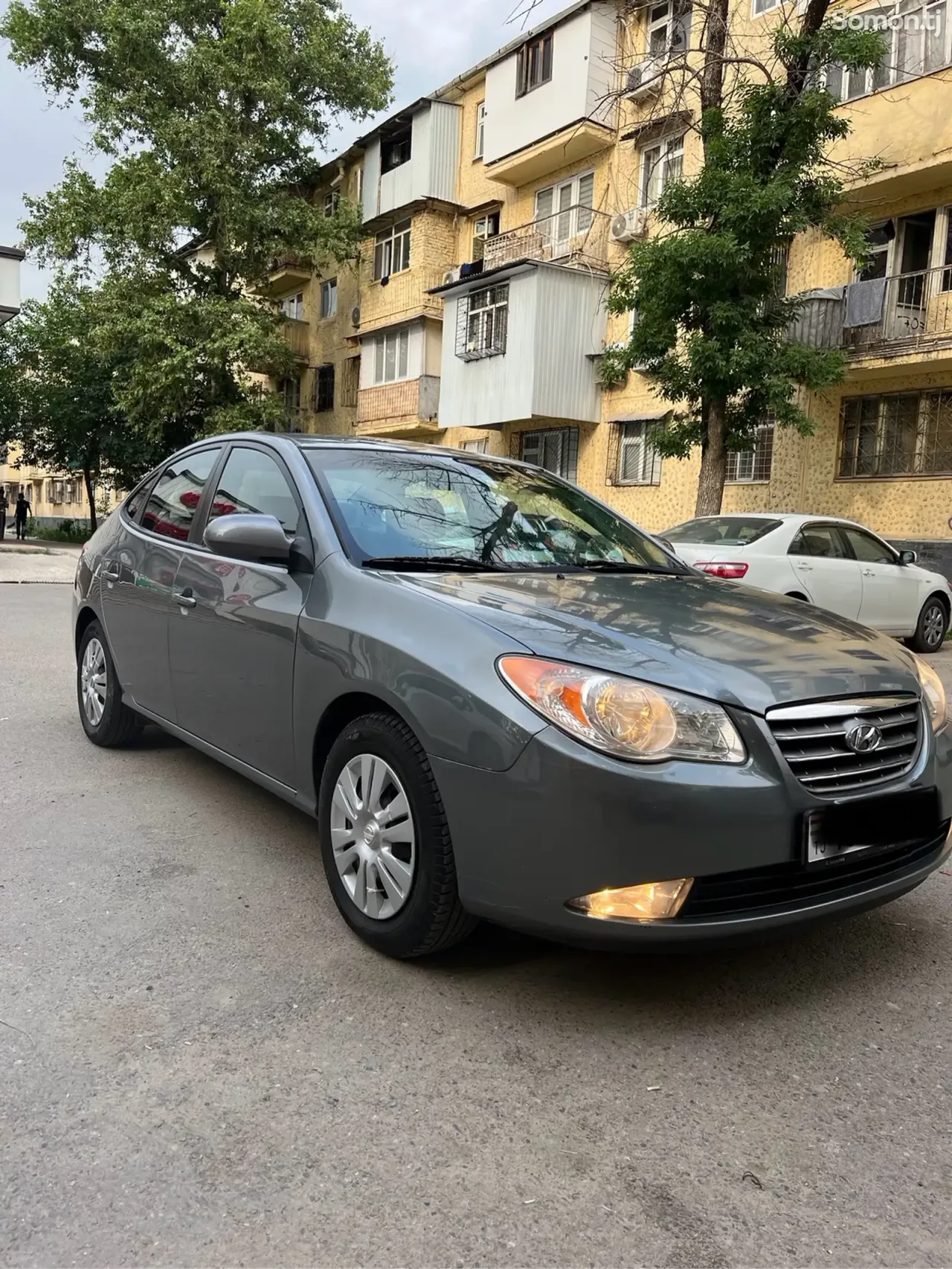 Hyundai Elantra 2010 · 1.6 AT