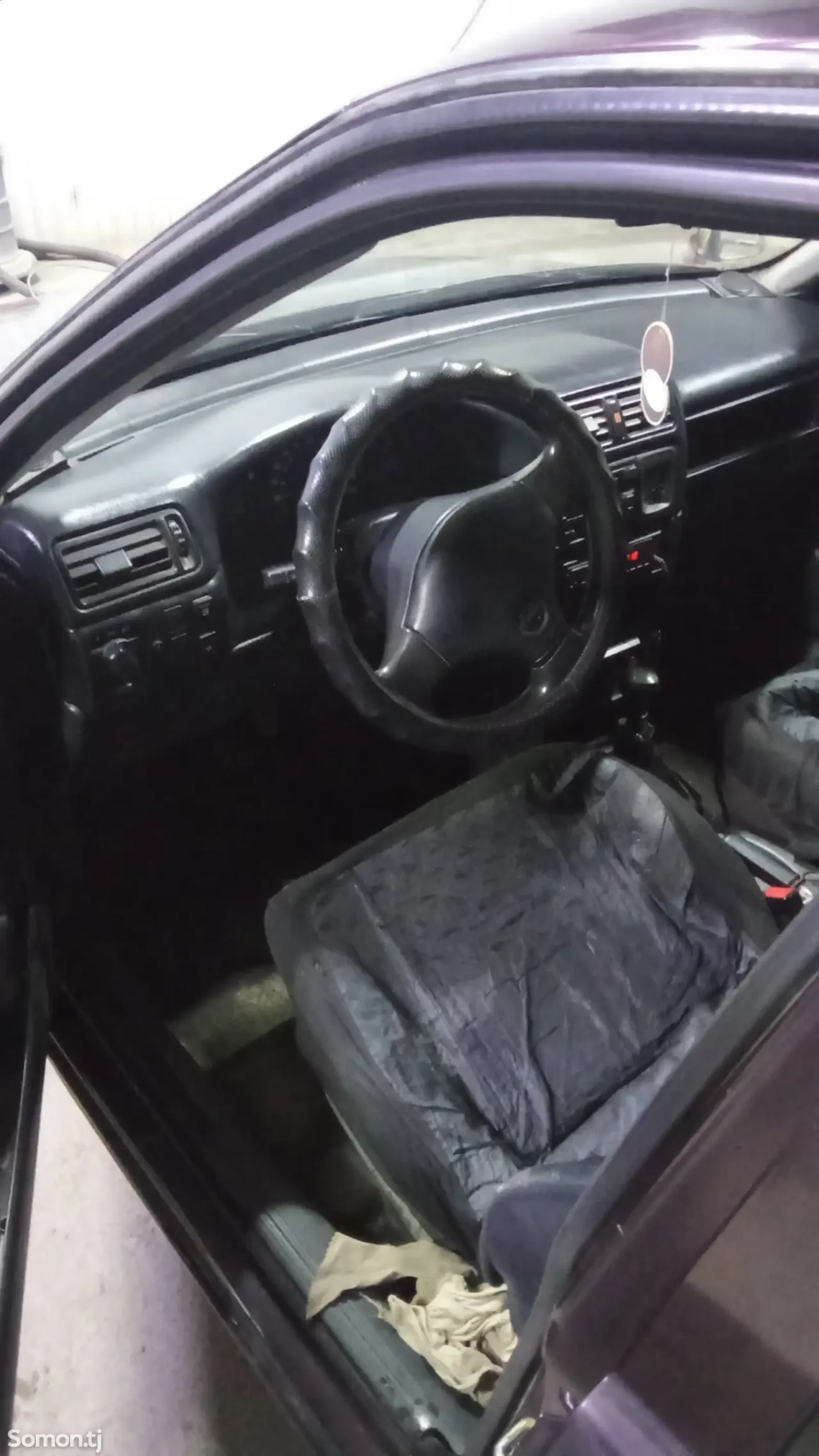 Opel Vectra A 1992 · 1.6 MT