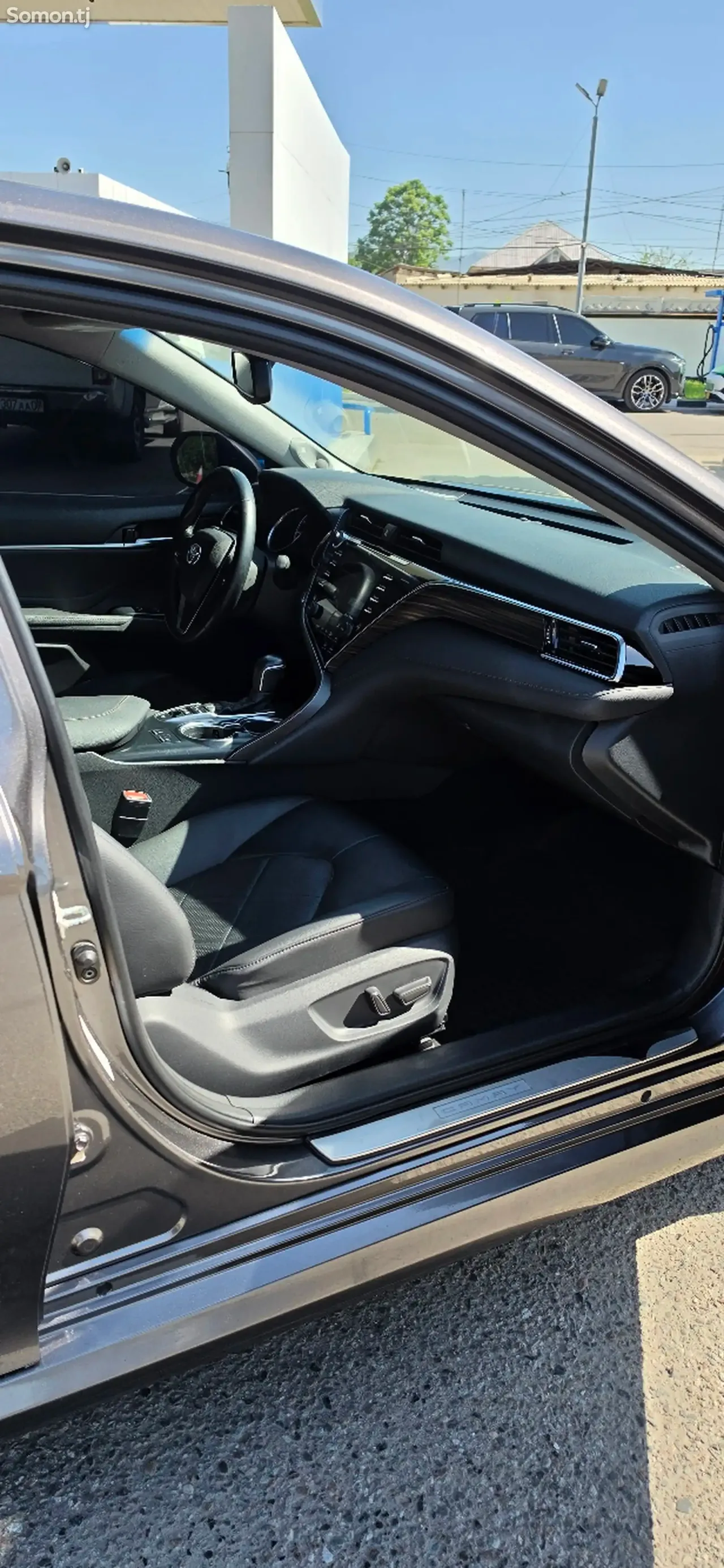 Toyota Camry 2018 · 2.5 AT