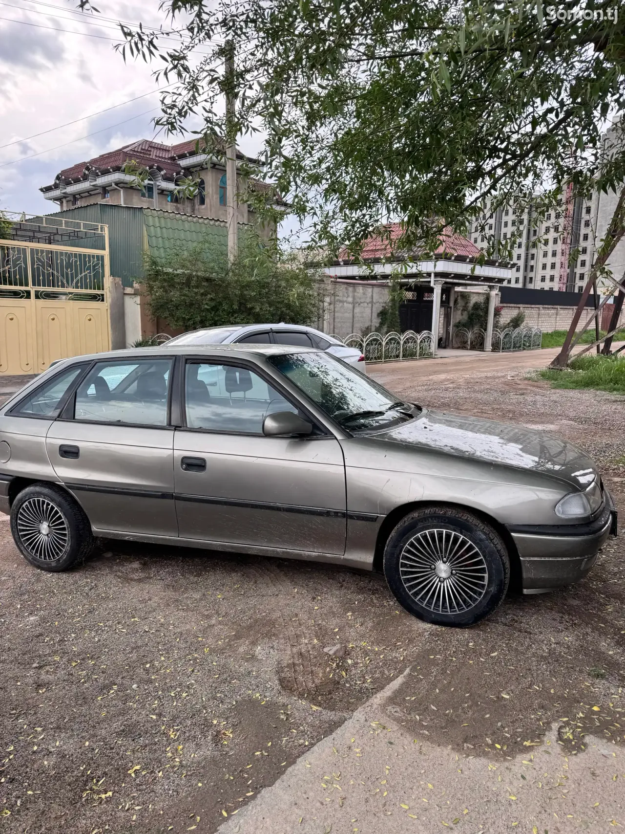 Opel Astra F 1996 · 1.6 MT