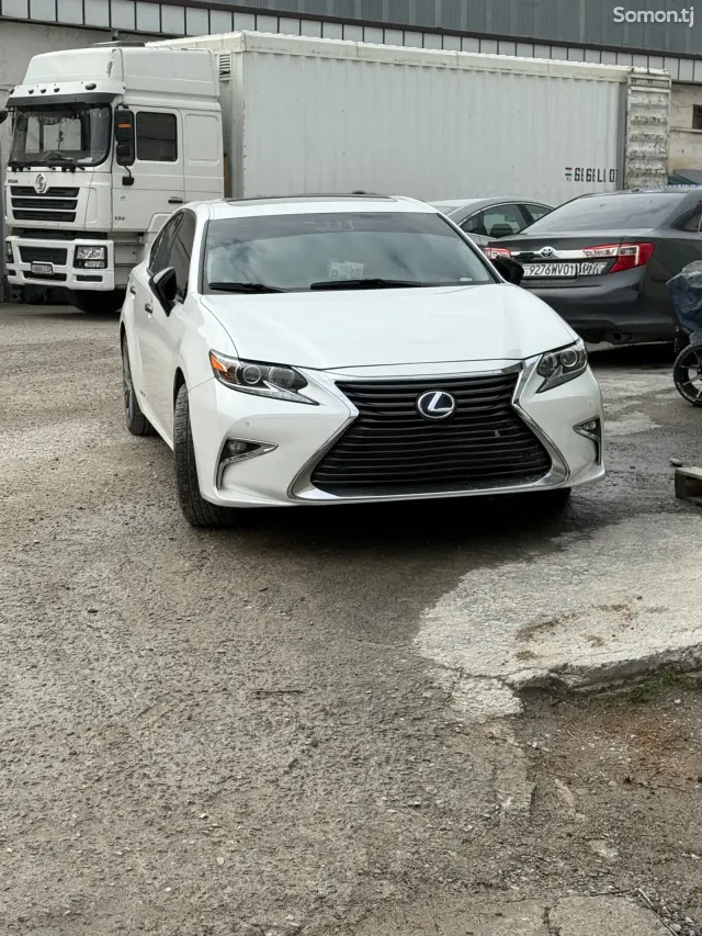 Lexus ES series 2017 · 3.0 AT