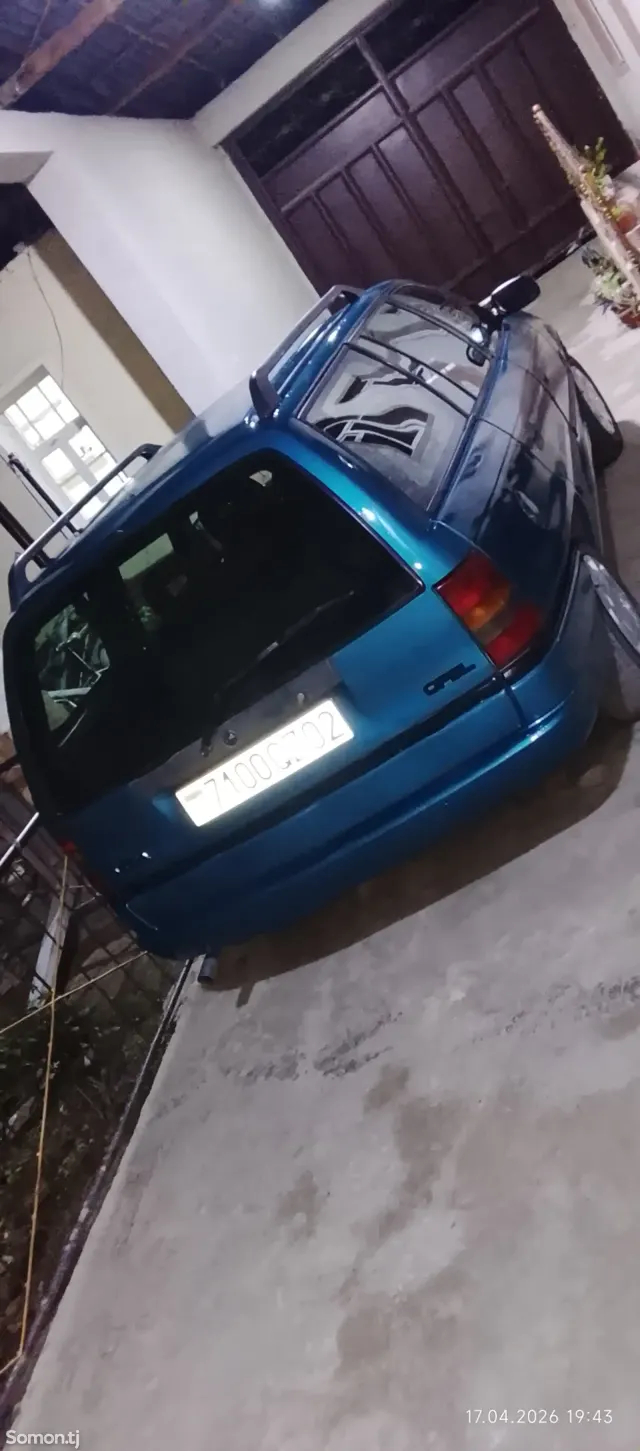 Opel Astra F 1994 · 1.6 MT