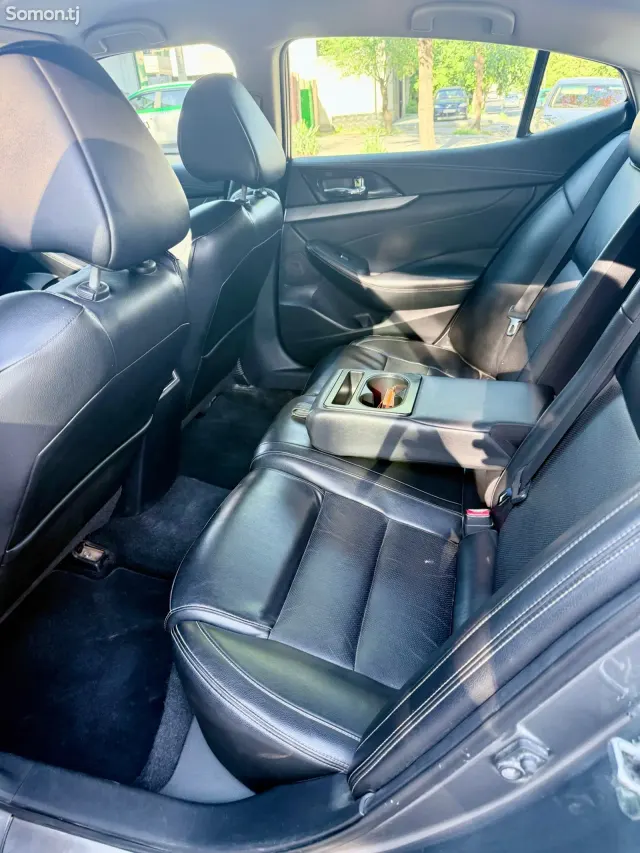 Nissan Maxima 2017 · 3.5 AT