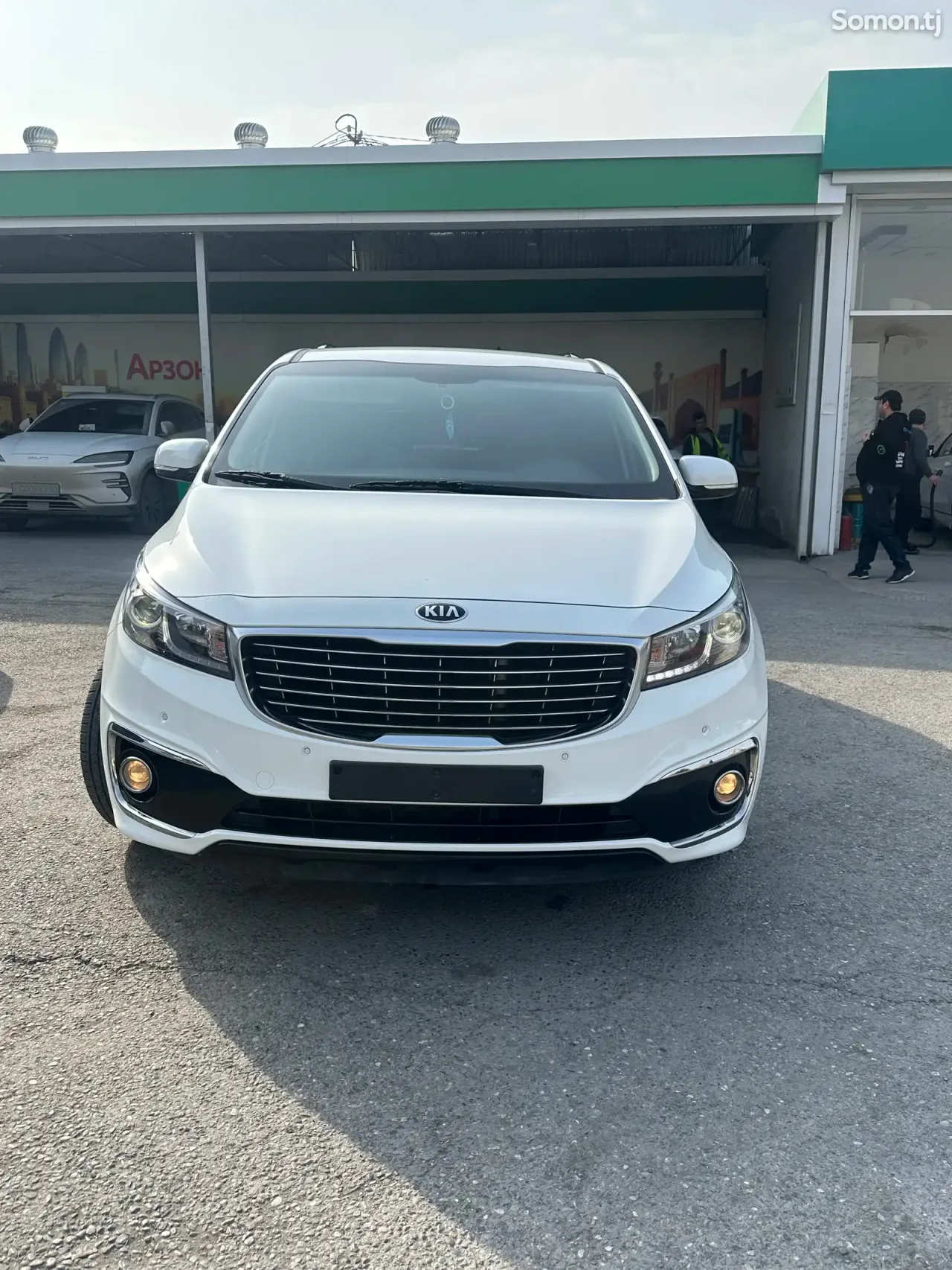 Kia Carnival 2015 · 2.2 AT