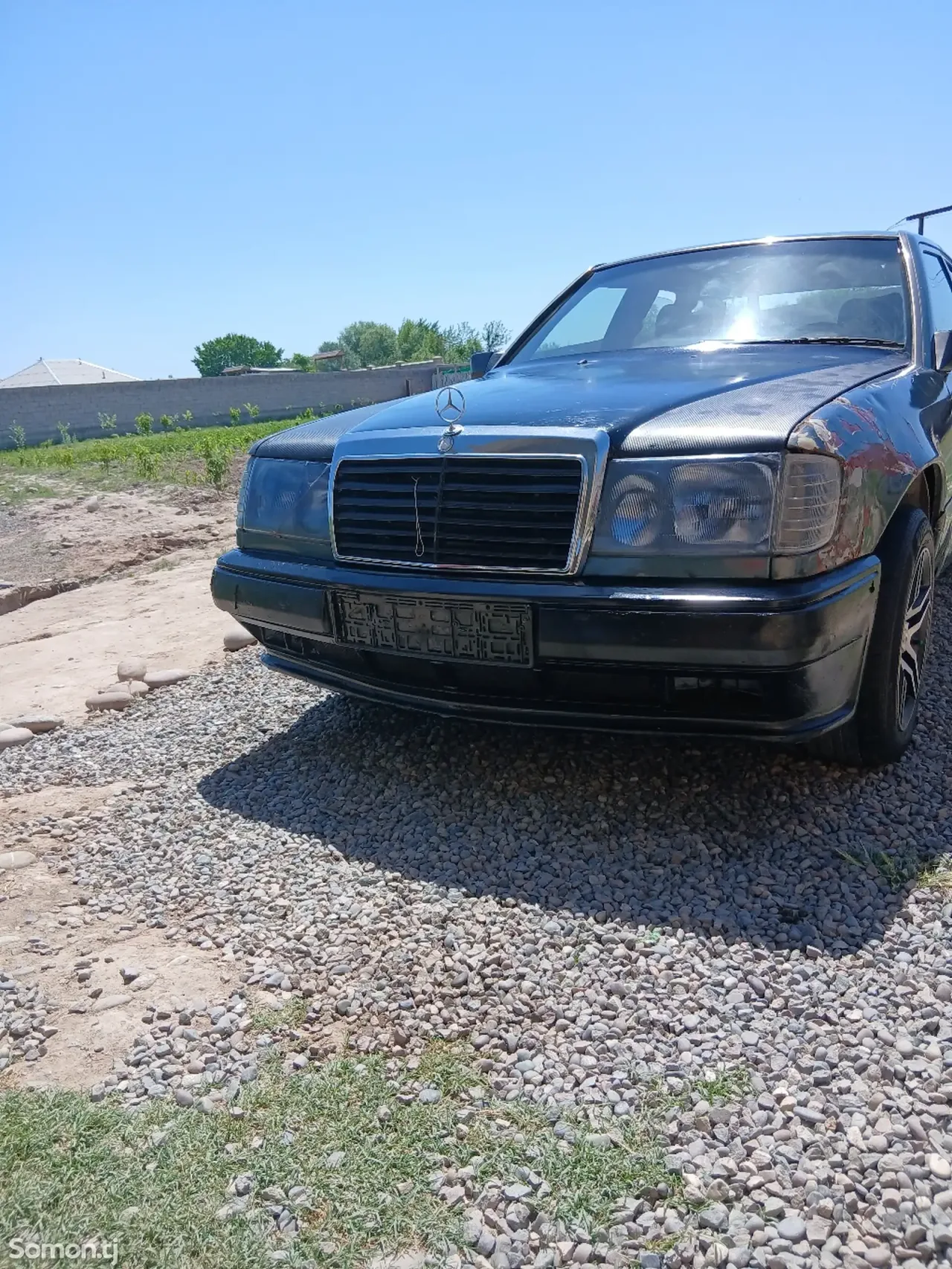 Mercedes-Benz W124 1990 · 2.2 MT