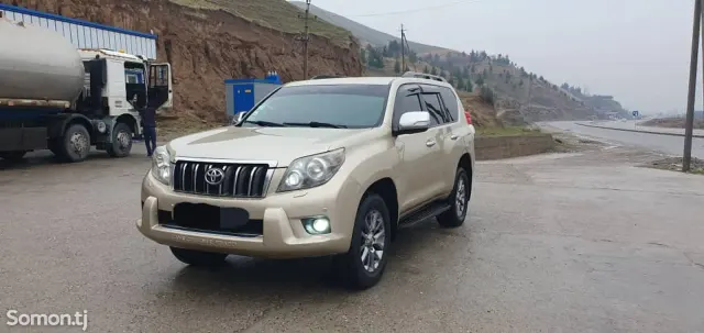 Toyota Land Cruiser Prado 2011 · 3.0 AT