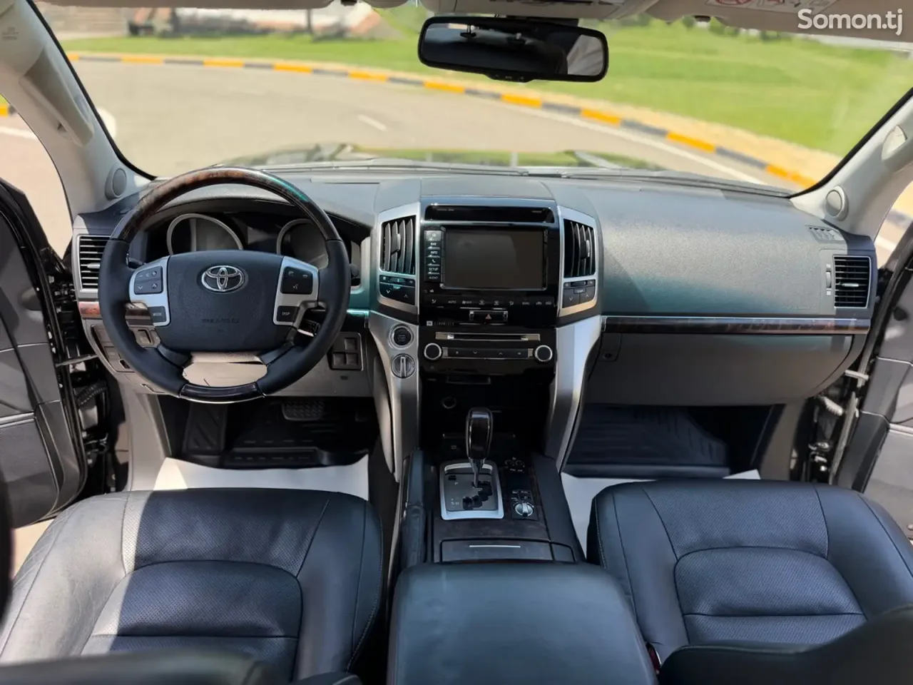 Toyota Land Cruiser 2015 · 4.7 AT