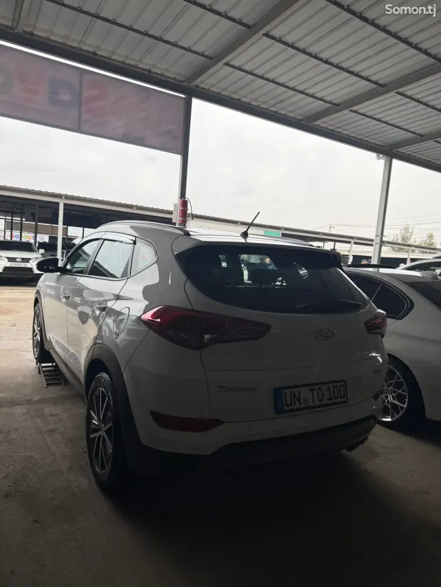 Hyundai Tucson 2016 · 2.0 AT