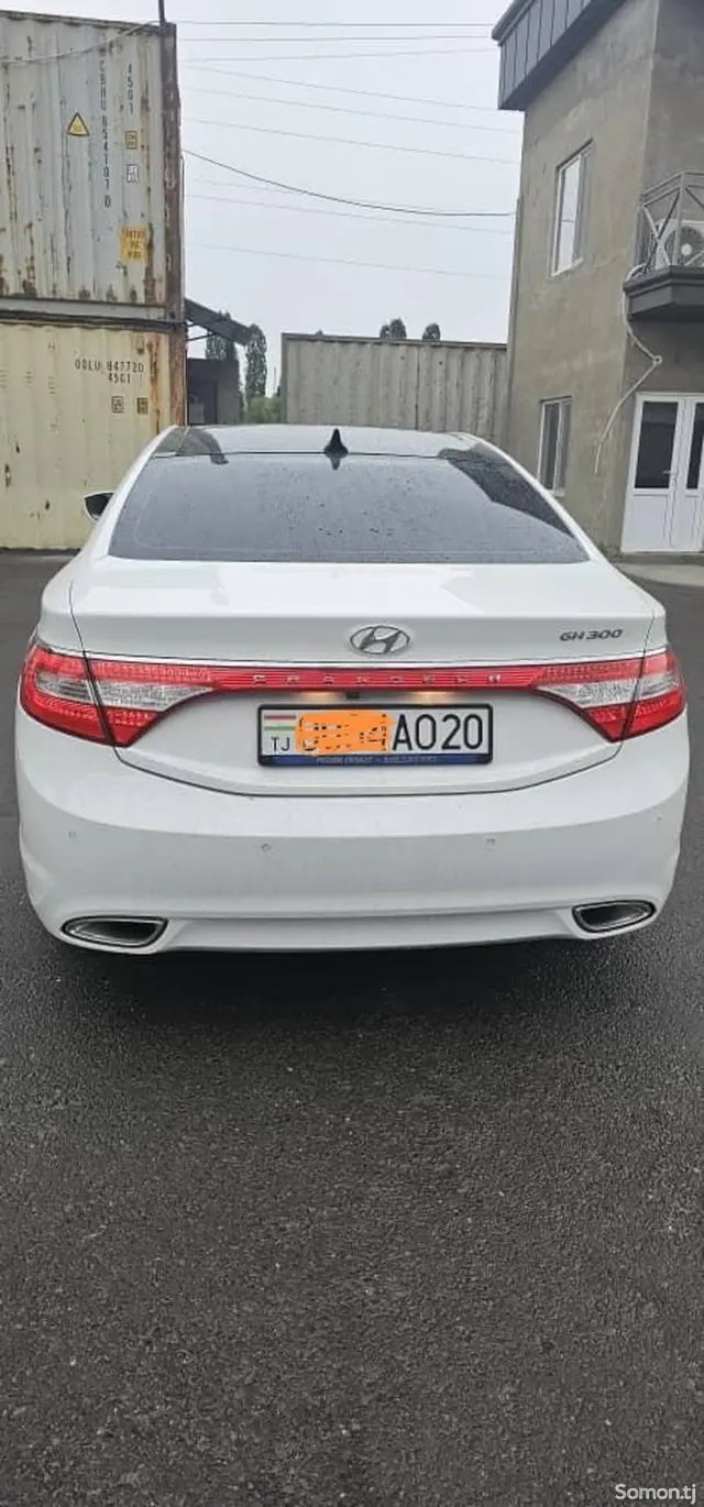Hyundai Grandeur 2014 · 3.0 AT