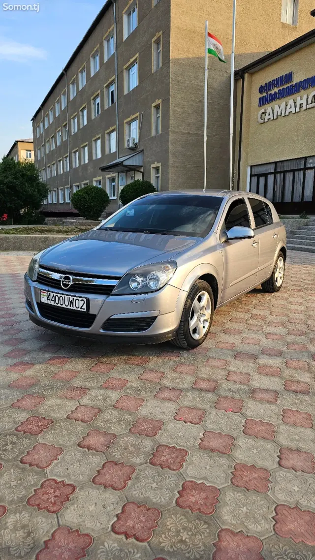 Opel Astra H 2007 · 1.6 MT