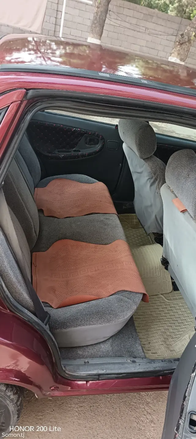 Daewoo Nexia 1995 · 1.6 MT