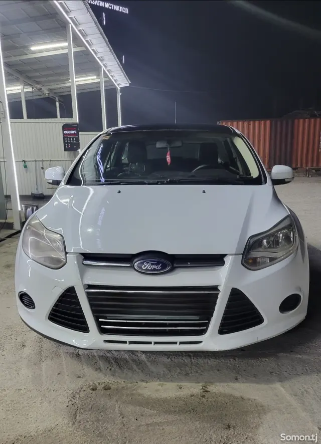 Ford Focus 2013 · 1.6 MT