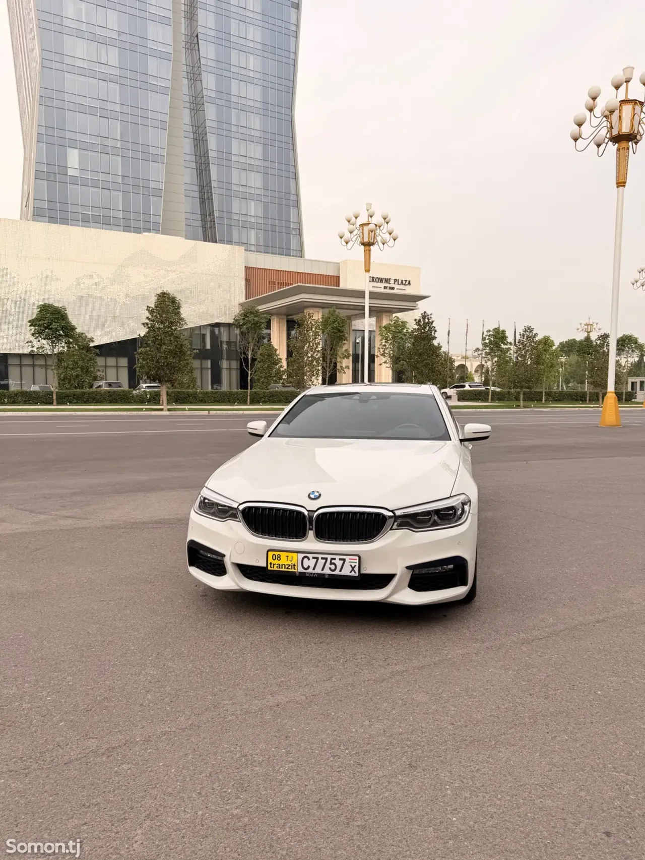 BMW 5 series 2018 · 2.0 AT