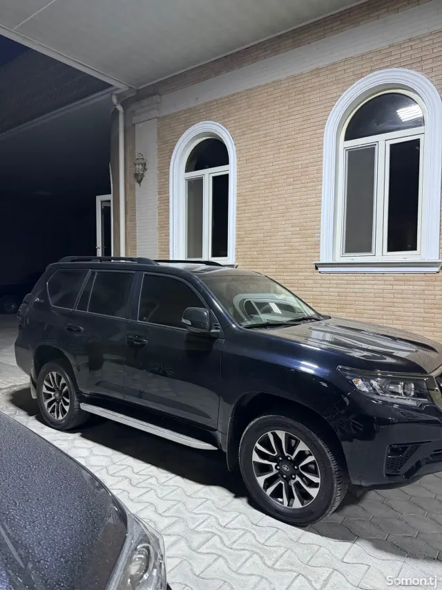 Toyota Land Cruiser Prado 2022 · 4.0 AT