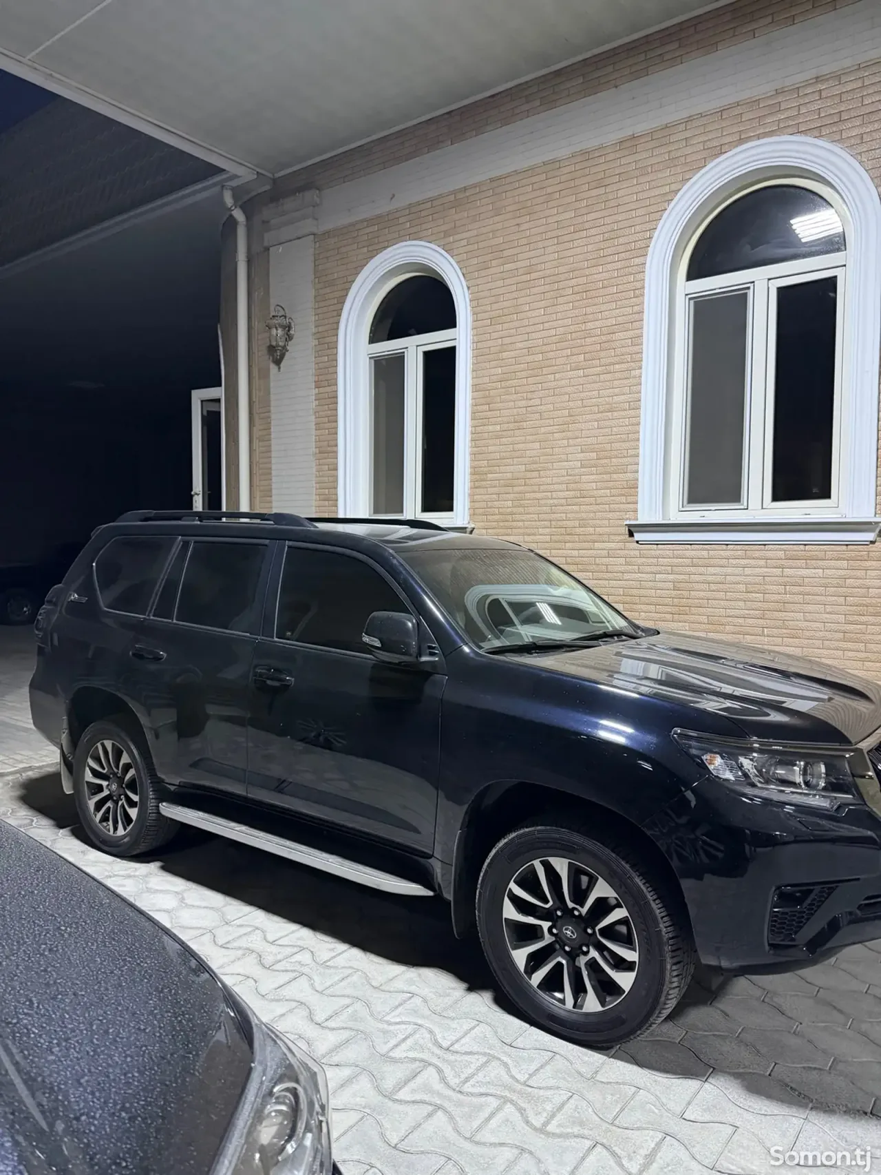 Toyota Land Cruiser Prado 2022 · 4.0 AT
