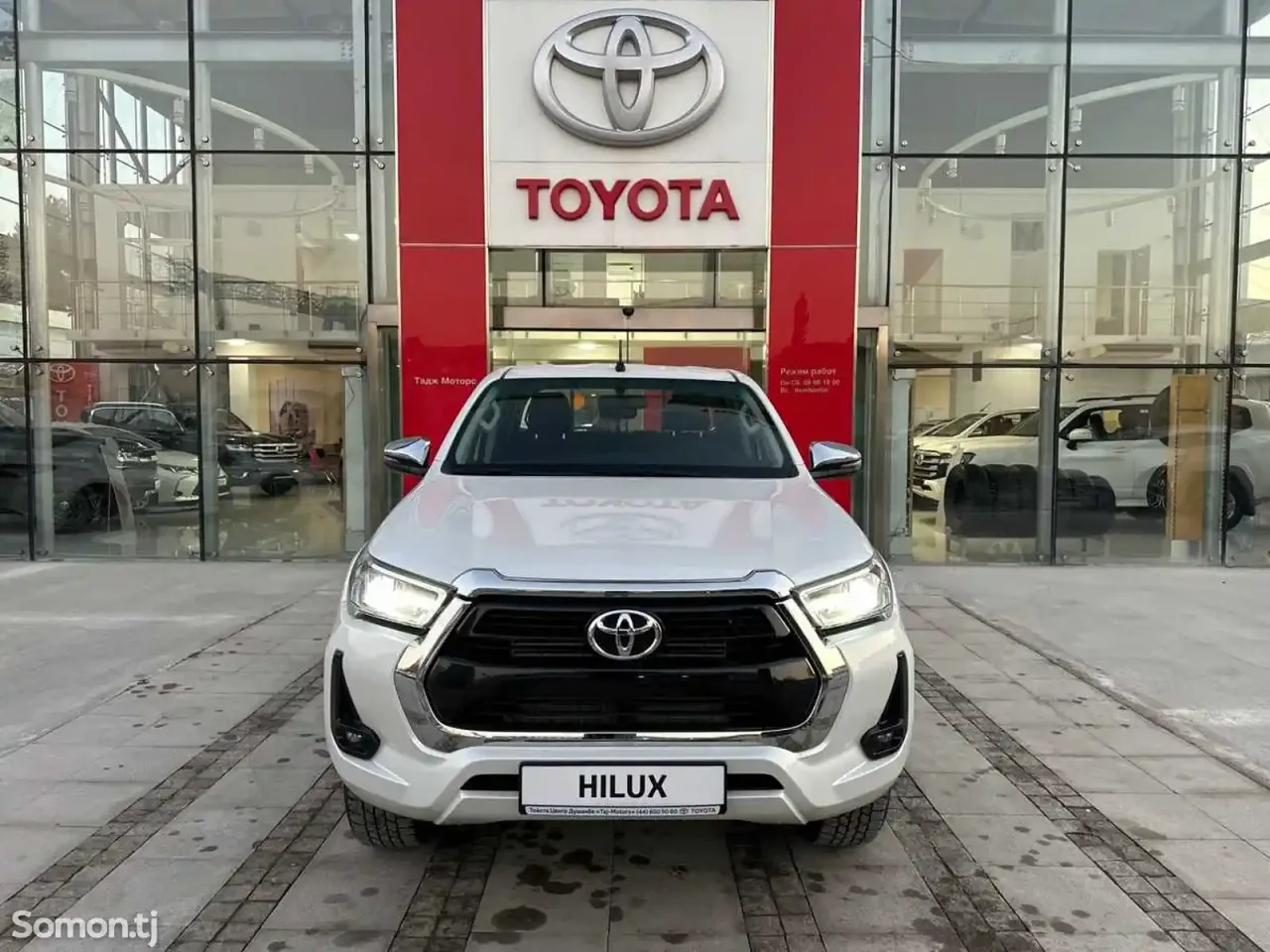 Toyota Hilux 2025 · 2.4 MT