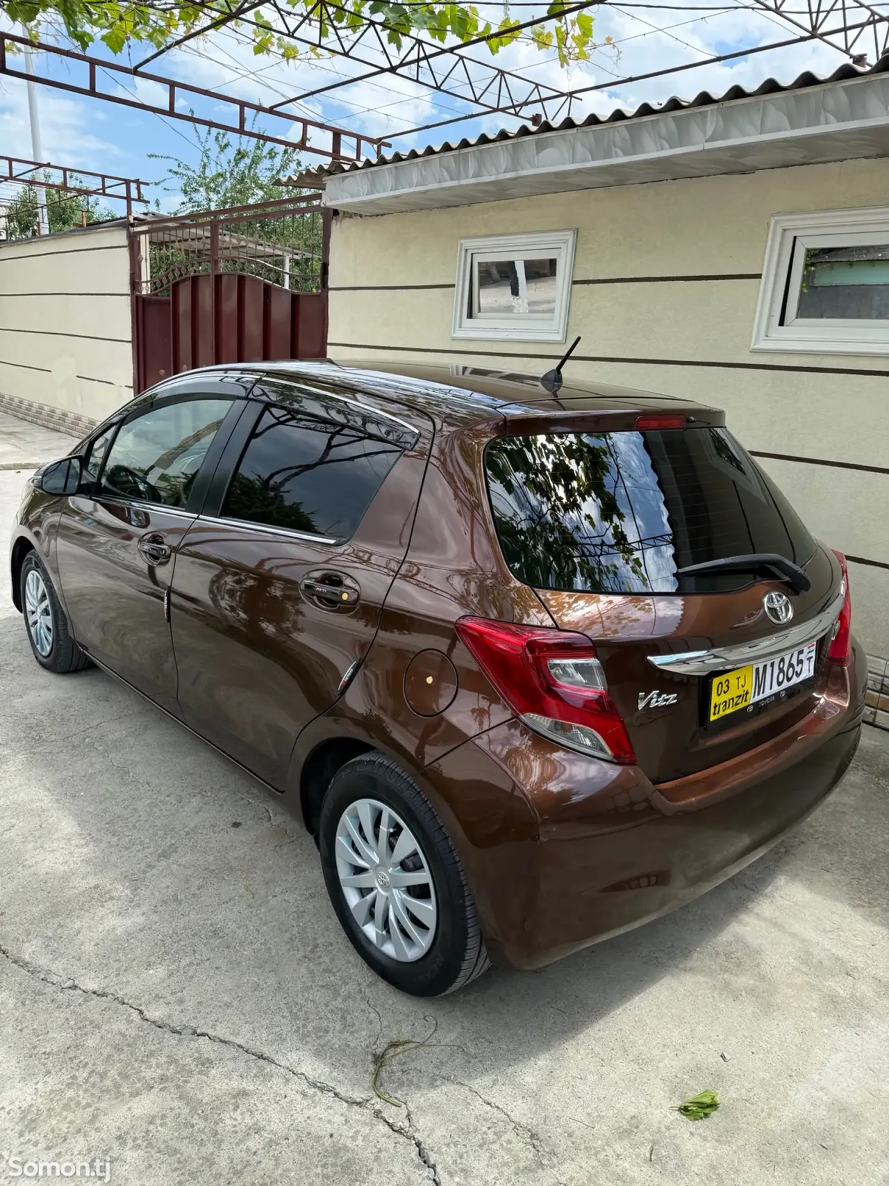 Toyota Vitz 2014 · 1.3 AT