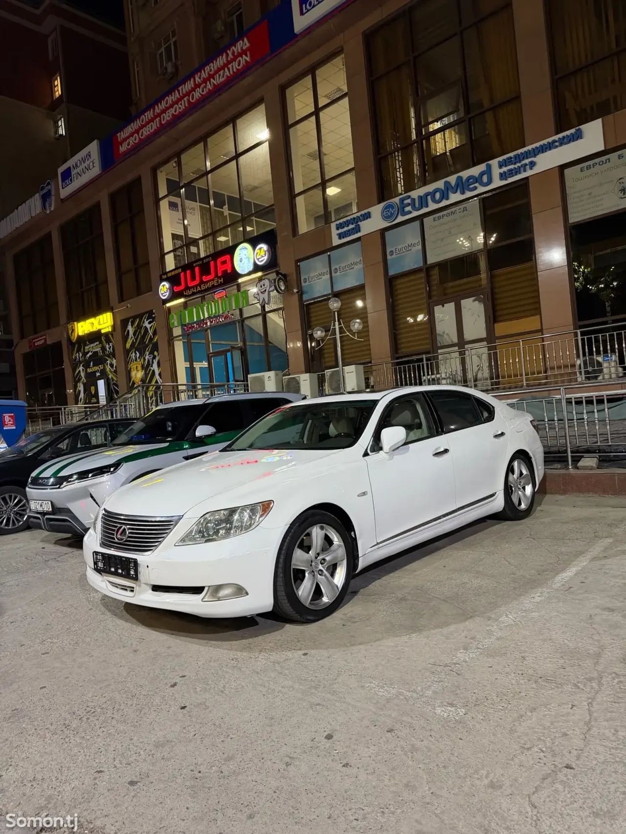 Lexus LS series 2009 · 4.6 AT
