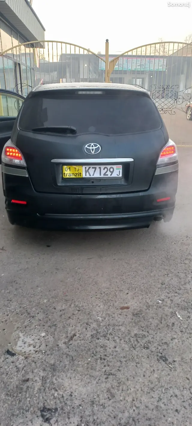 Toyota Mark X ZiO 2011 · 2.4 AT