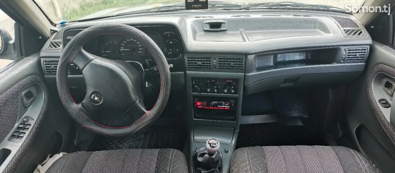 Daewoo Nexia 1995 · 1.6 MT