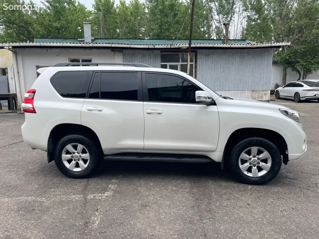Toyota Land Cruiser Prado 2015 · 4.0 AT