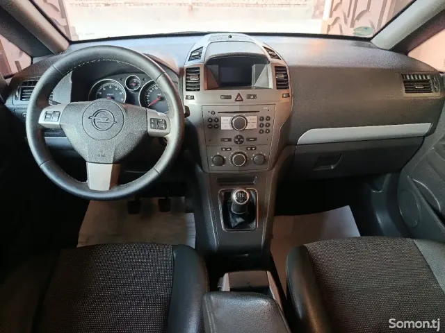 Opel Zafira 2006 · 1.8 MT