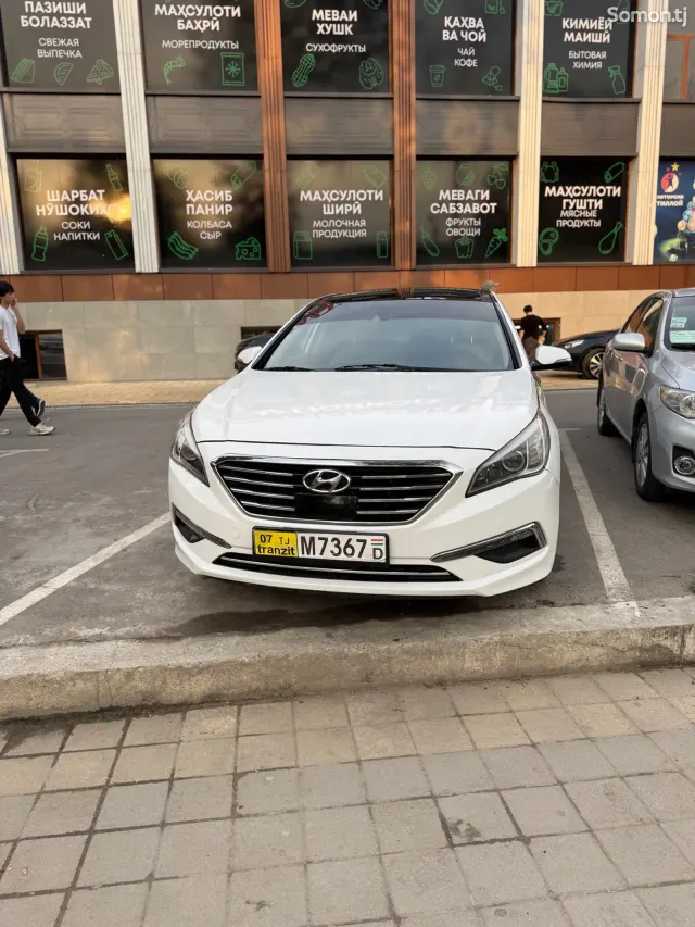 Hyundai Sonata 2015 · 2.4 AT