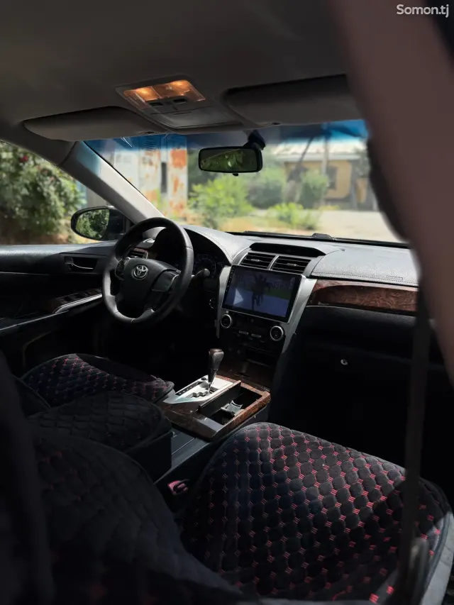 Toyota Camry 2015 · 2.5 AT