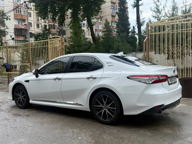 Toyota Camry 2022 · 2.5 AT