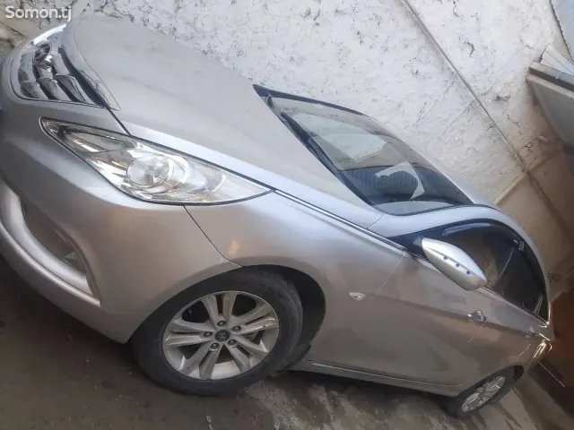 Hyundai Sonata 2010 · 2.0 AT