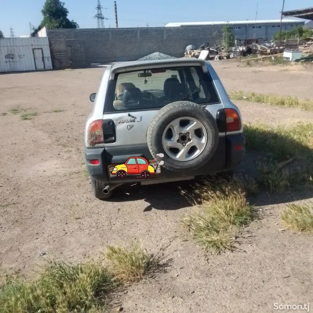 Toyota RAV 4 1996 · 2.0 AT