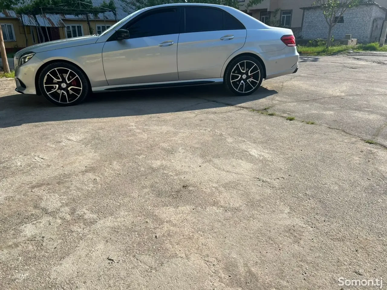 Mercedes-Benz E class 2015 · 3.5 AT