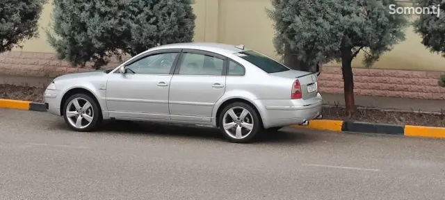 Volkswagen Passat 2003 · 1.8 MT