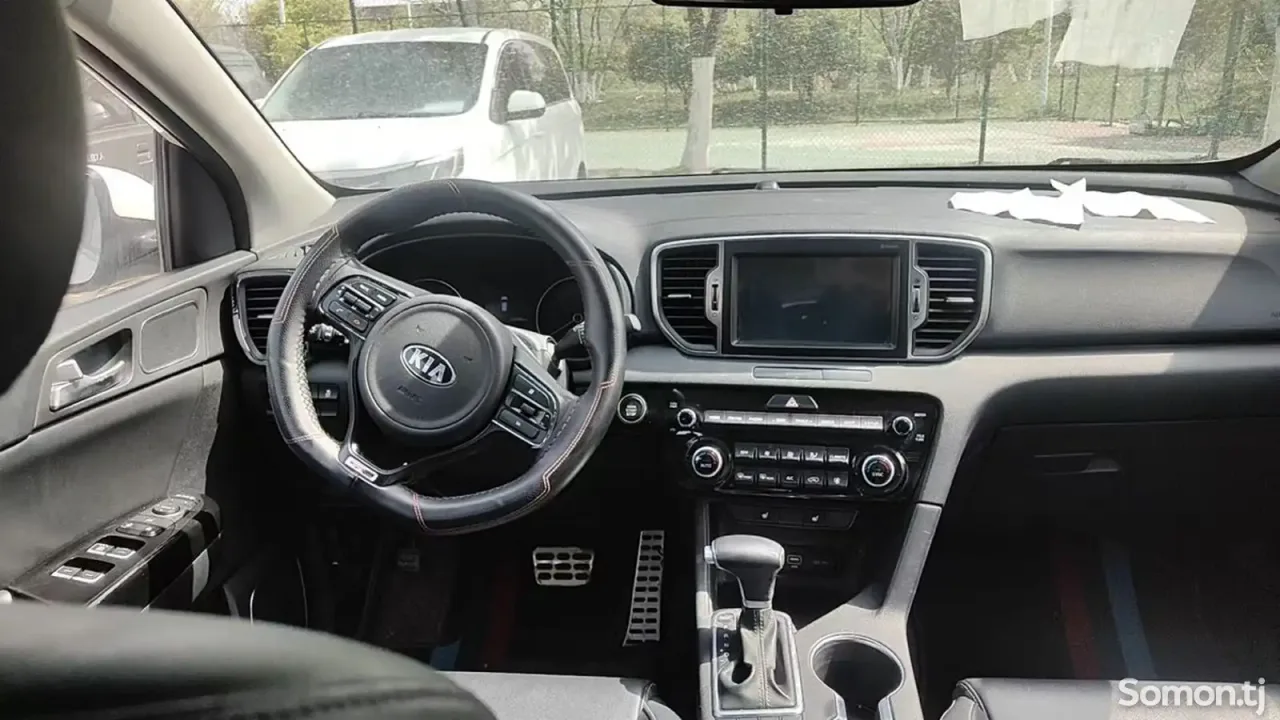 Kia K5 2017 · 1.6 AT
