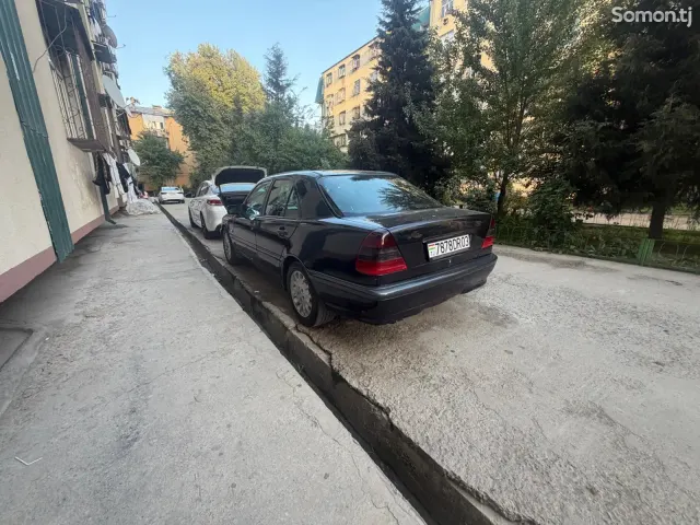 Mercedes-Benz C class 1999 · 2.4 AT