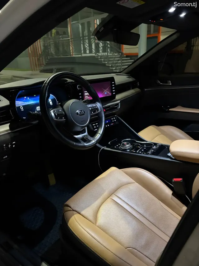 Kia K5 2020 · 2.0 AMT