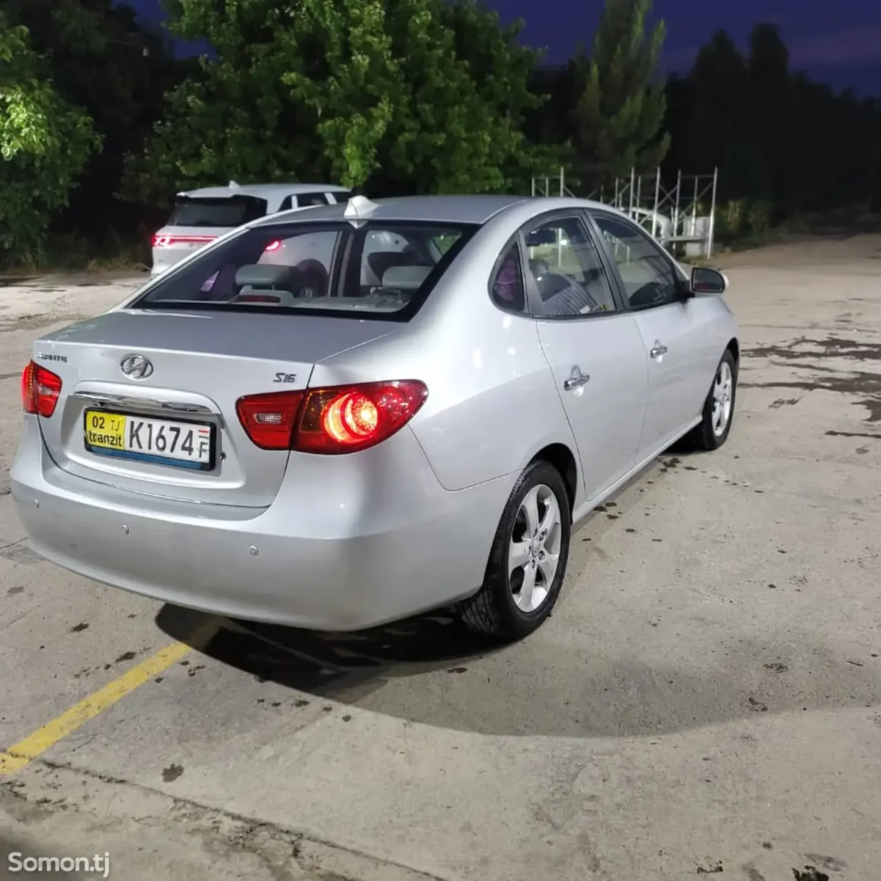Hyundai Avante 2009 · 1.6 AT