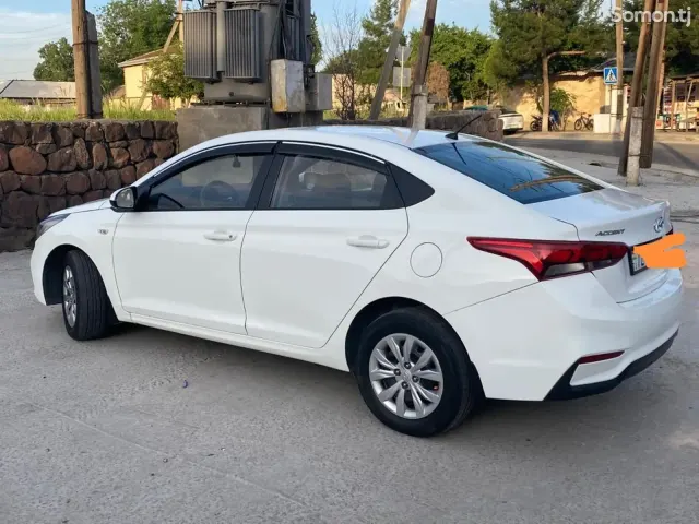 Hyundai Accent 2018 · 1.5 AT