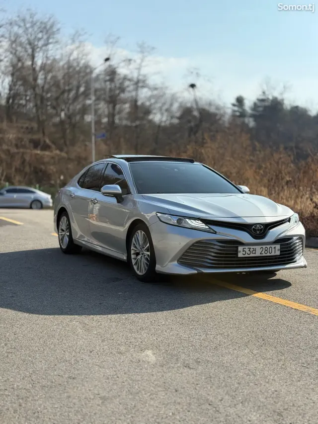 Toyota Camry 2018 · 2.5 AT