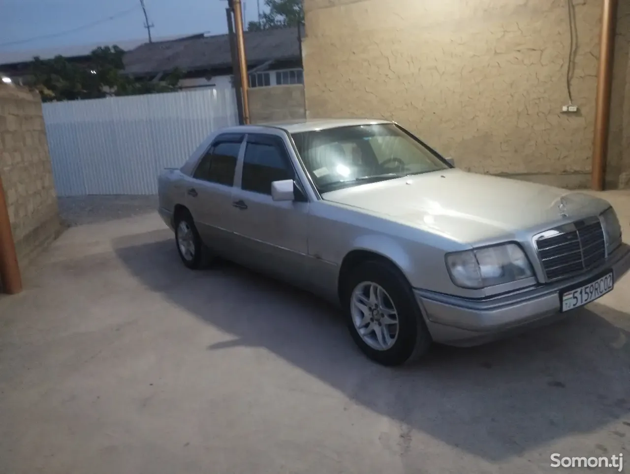 Mercedes-Benz W124 1995 · 2.0 MT