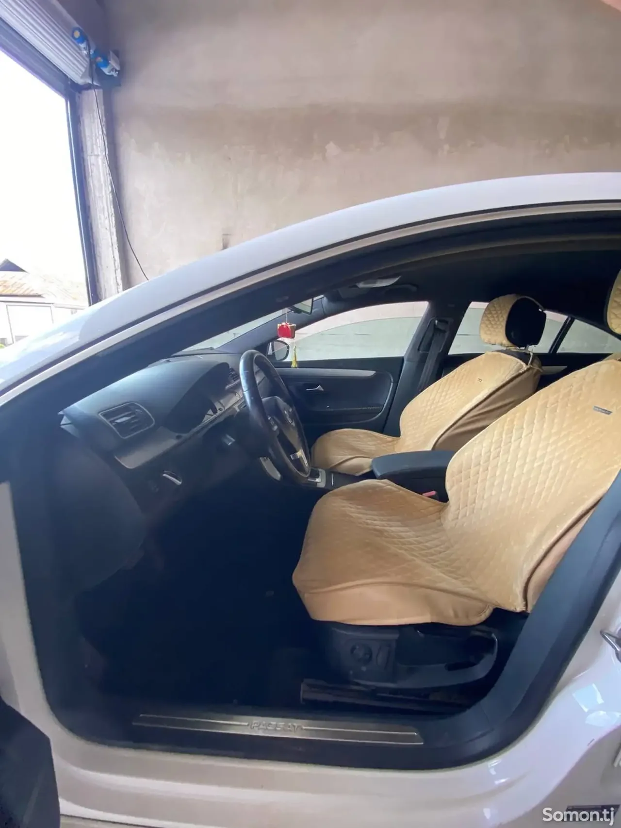 Volkswagen Passat 2012 · 1.8 AT