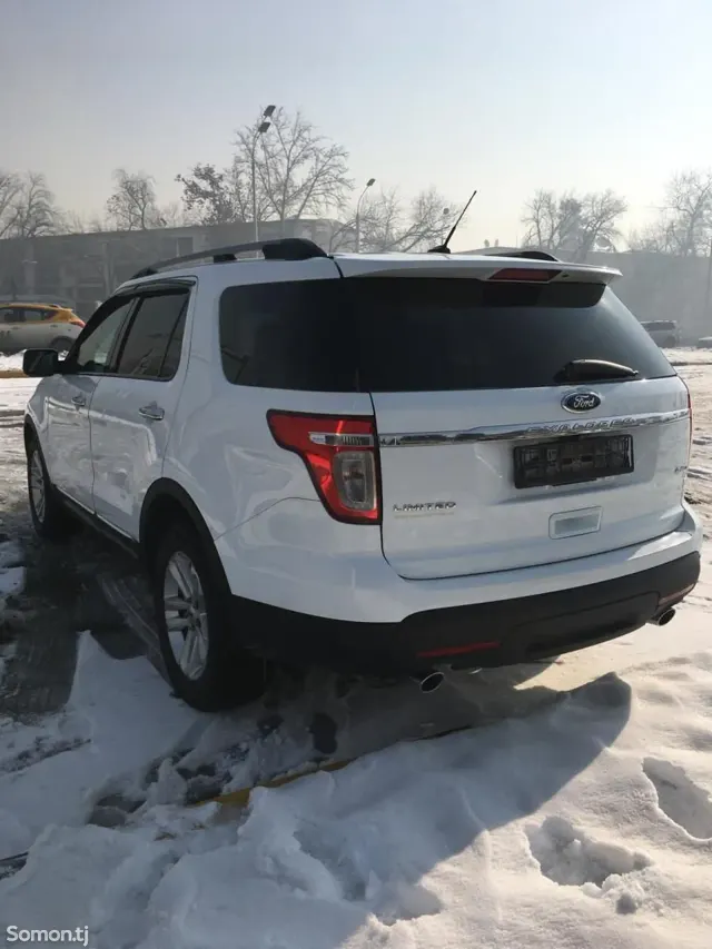 Ford Explorer 2015 · 3.5 AT