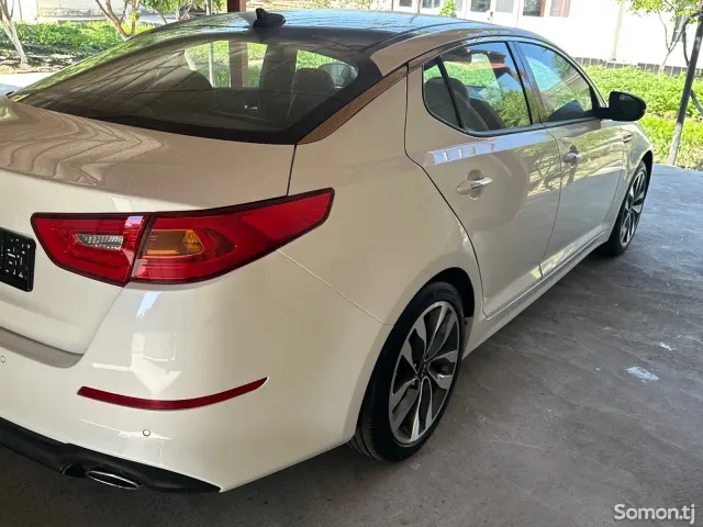Kia K5 2015 · 2.0 AT