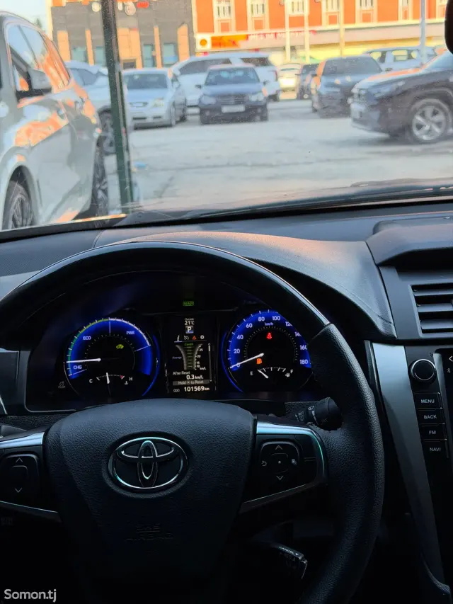 Toyota Camry 2016 · 2.5 AT
