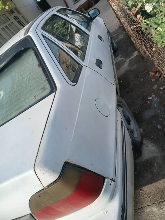 Daewoo Nexia 1995 · 1.6 MT