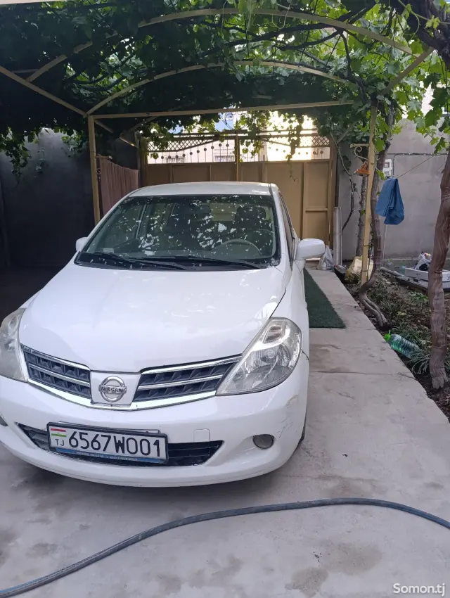 Nissan Tiida 2009 · 1.6 AT