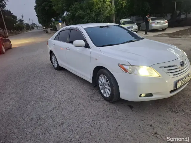 Toyota Camry 2007 · 2.4 AT