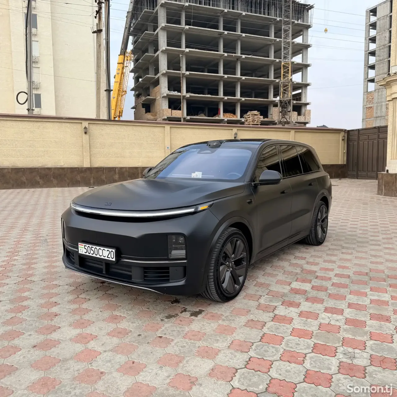 Li Auto (Lixiang) L9 2025 · AT